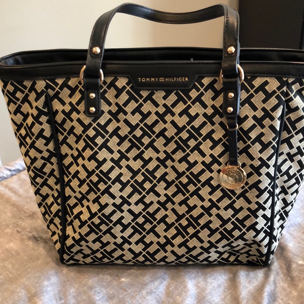 SOLD - LIKE NEW!! Tommy Hilfiger logo tote.